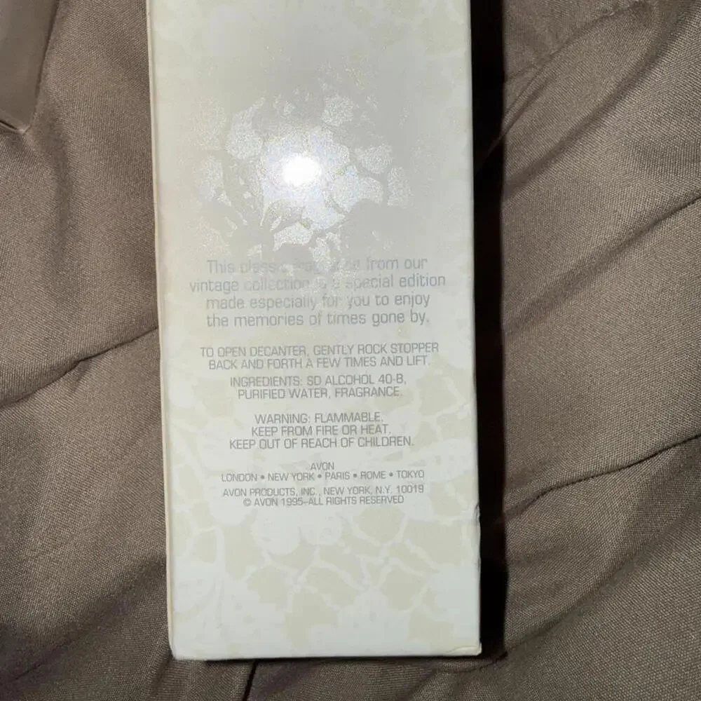 Vintage Avon Charisma 1968 Cologne Spray Bottle w/ Box - Picture 3 of 3